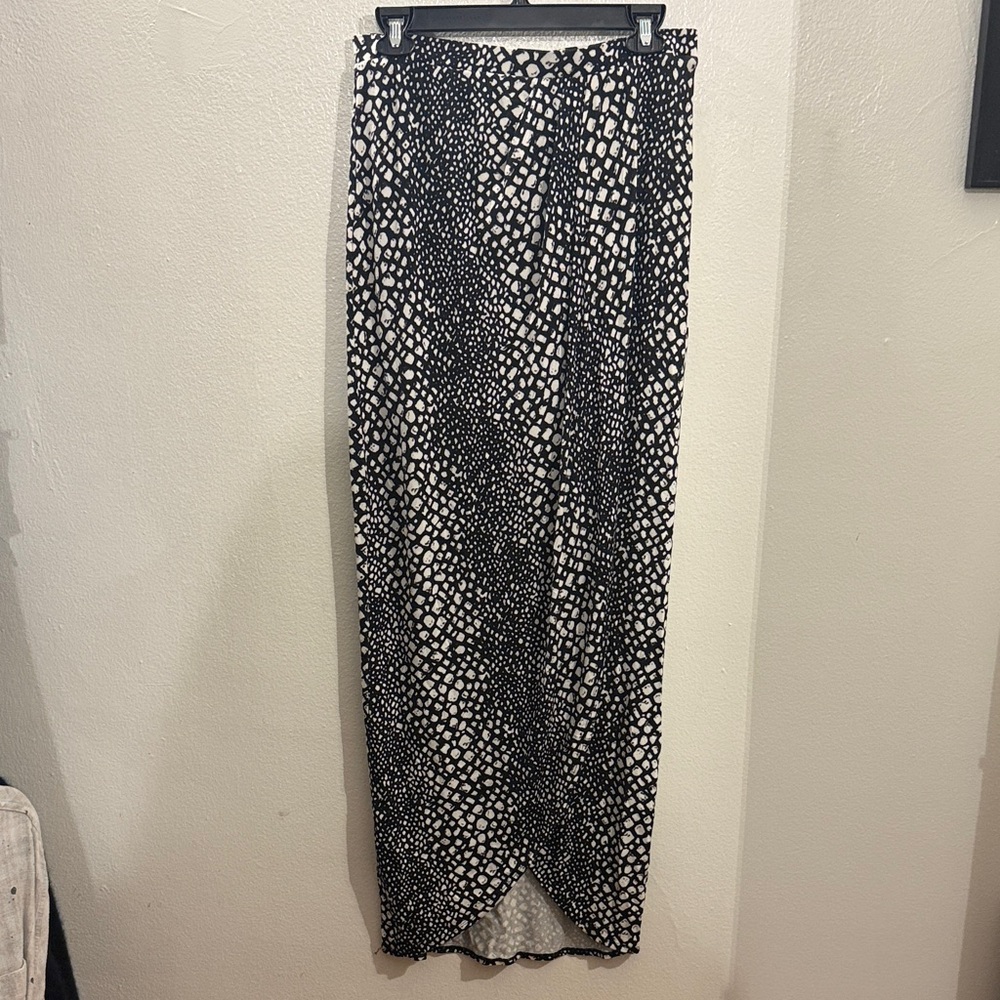 Tart Black and White animal Printed Maxi Skirt